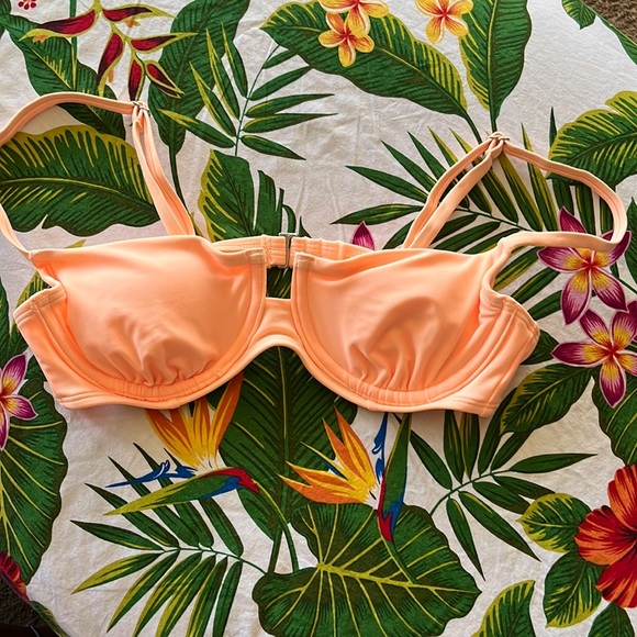 Underwire bikini top in peach - Picture 3 of 8